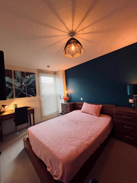 Uxbridge Suite, Uxbridge