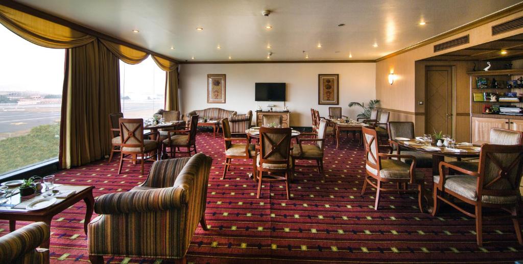 Restaurant, The Orchid Hotel Mumbai Vile Parle in Mumbai
