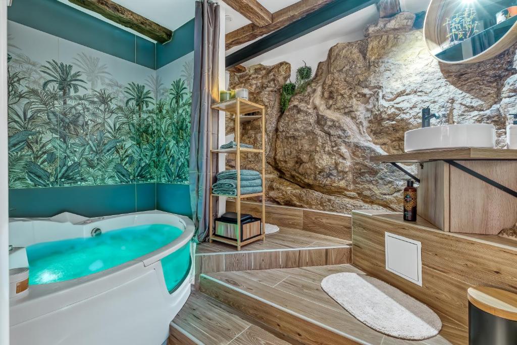 Secret room jacuzzi vieille ville Annecy - 1