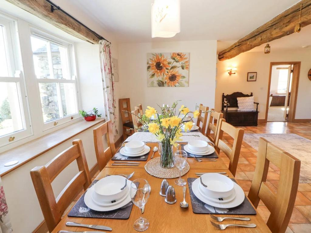 Meadow Syke House - photo 3