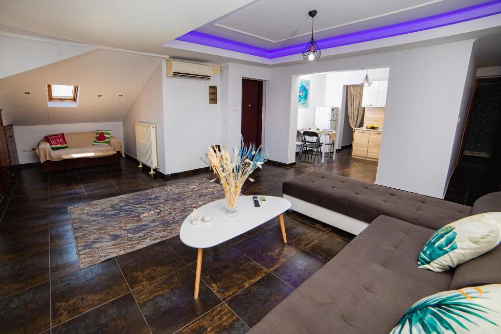 Iris, Paralia Katerinis