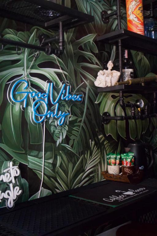 Tropical Vibes Hostel, Phi Phi Don