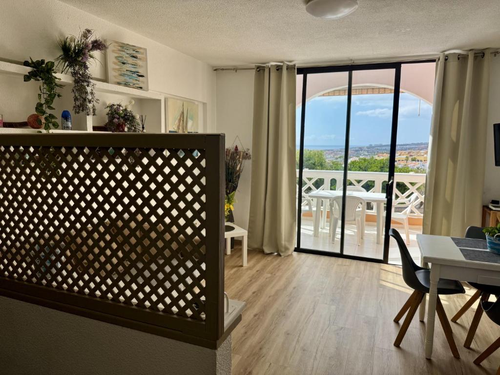 Panoramic Paradise Tenerife Ocean View & Comfort - 1