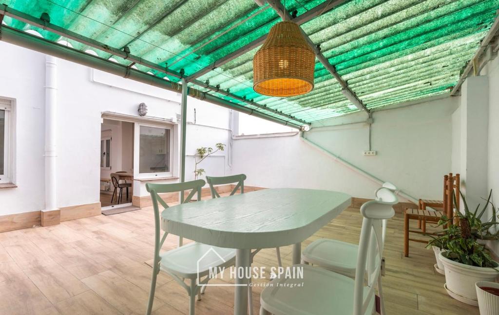 MyHouseSpain - Piso reformado con patio privado - 5