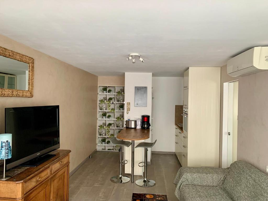 Appartement centre-ville du Lavandou 350 m de la plage - 3