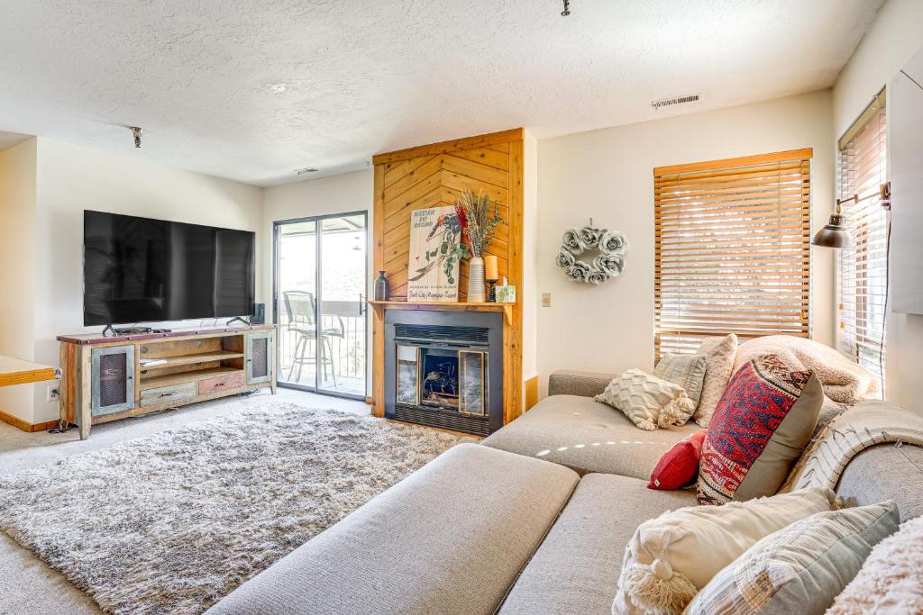 Walk to Old Town Park City Unit with Shared Hot Tub, Park City