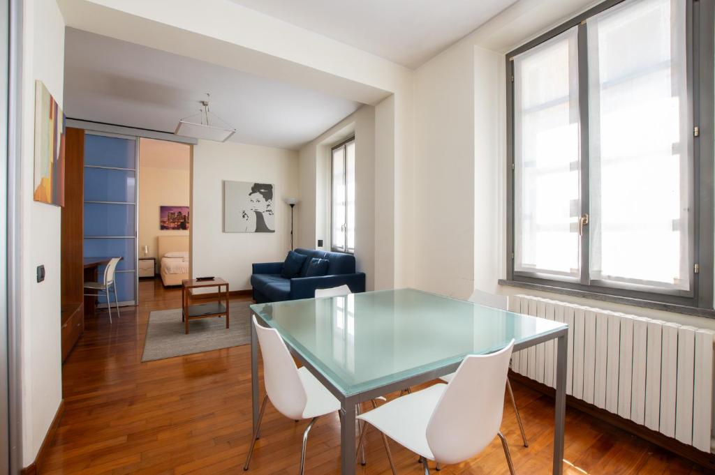 Via dei Fabbri - Michelangelo Apartment, Milán