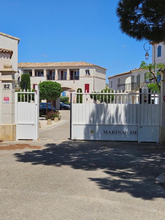 Villa 8 pers - bord de l'eau - marina - 9mn plage - 4