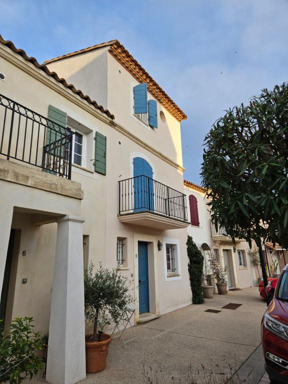 Villa 8 pers - bord de l'eau - marina - 9mn plage - 3