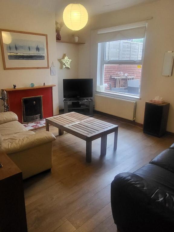 Easton's Little Secret, Bristol