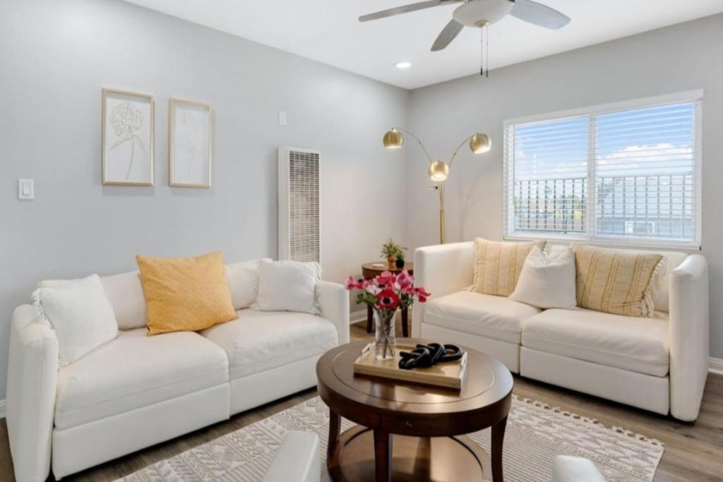 Leyla Pool Spa Min to Downtown Freeways Beaches, San Diego