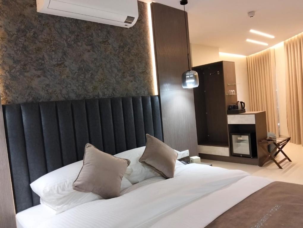 JAZEERAT QUBTAN, Akaba