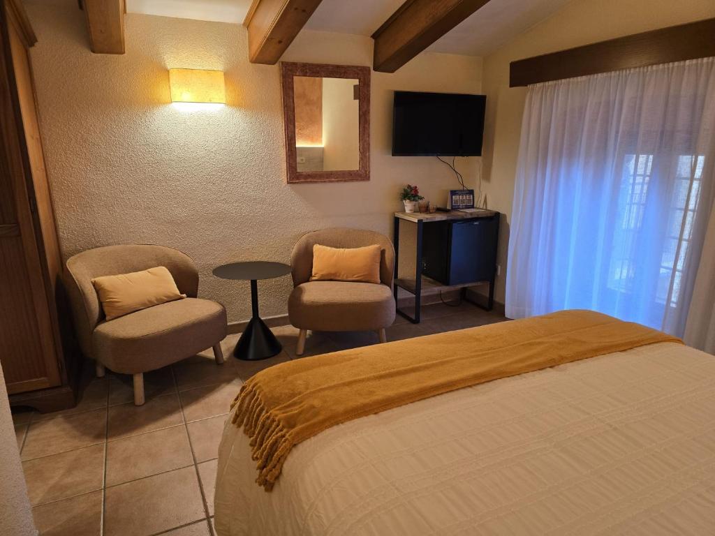 Hotel Sant Joan — Hotel rooms in Palamos, Catalonia