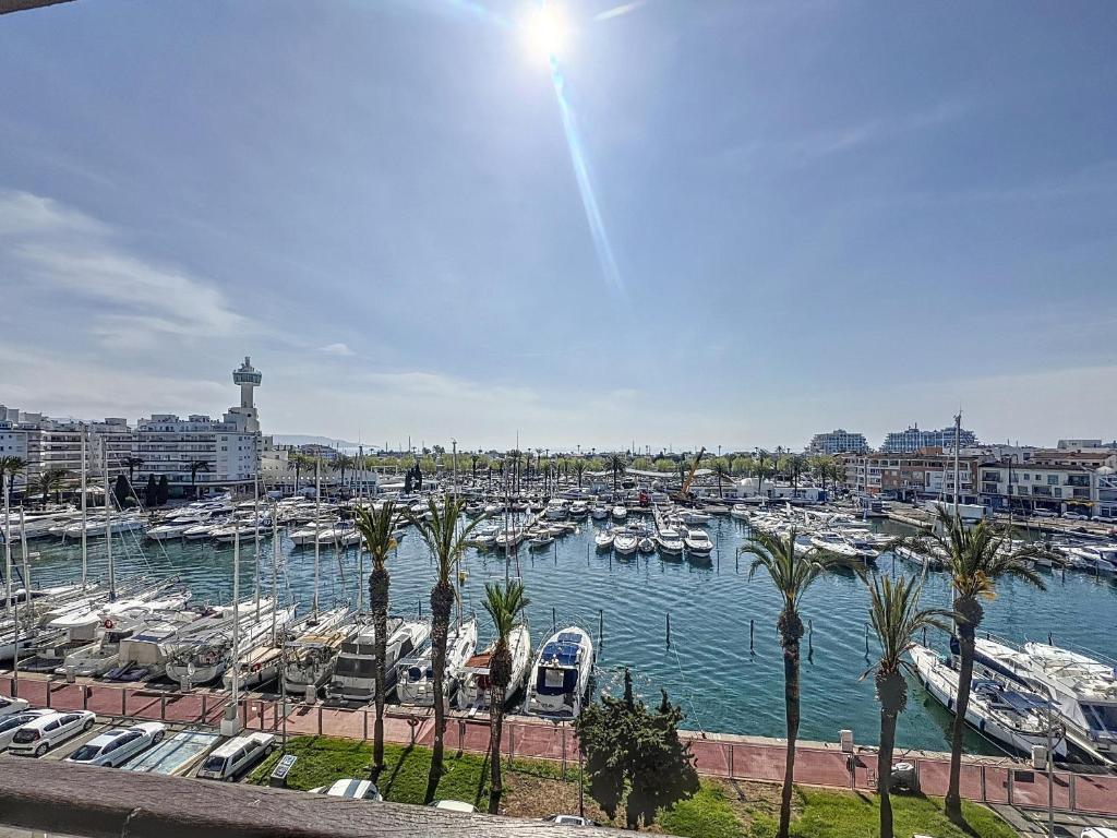 Port Grec 3 - Piso vista al puerto y montana - 2