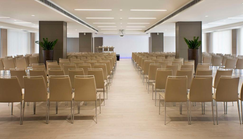 Tárgyalóterem/bálterem