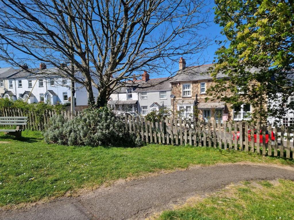 Cosy Cottage in a quaint village in North Devon., Abbotsham