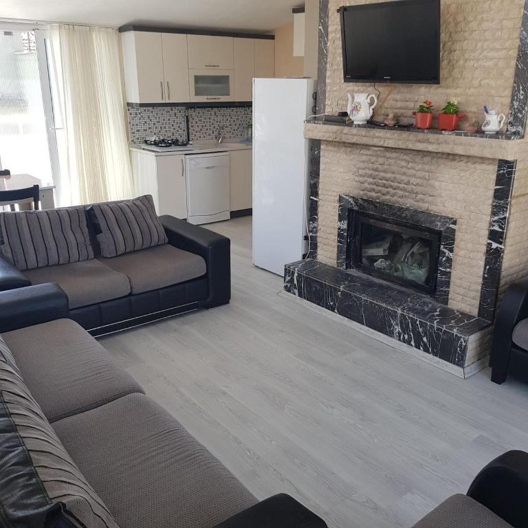 Tatil Evi, Kuşadası