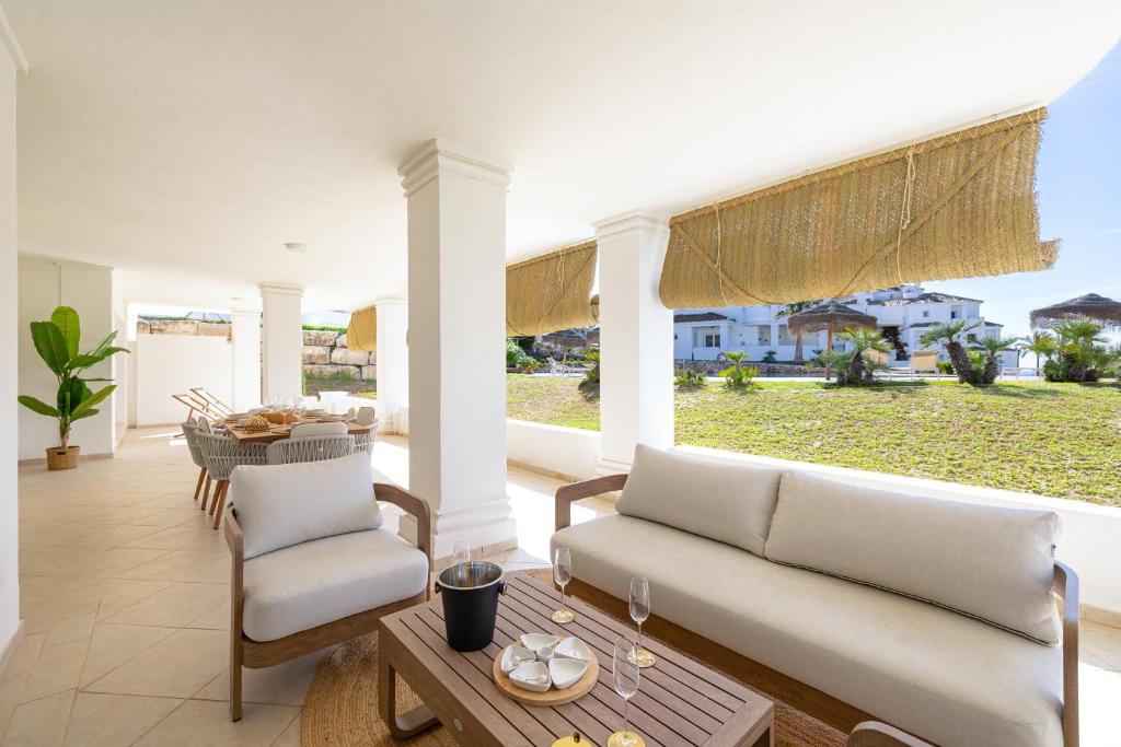 Luxury Apt Private Patio Aloha Marbella by AORA STAY - 5
