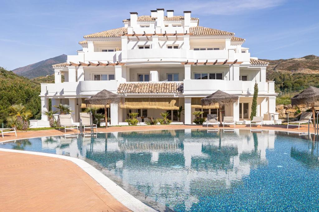 Luxury Apt Private Patio Aloha Marbella by AORA STAY - 3