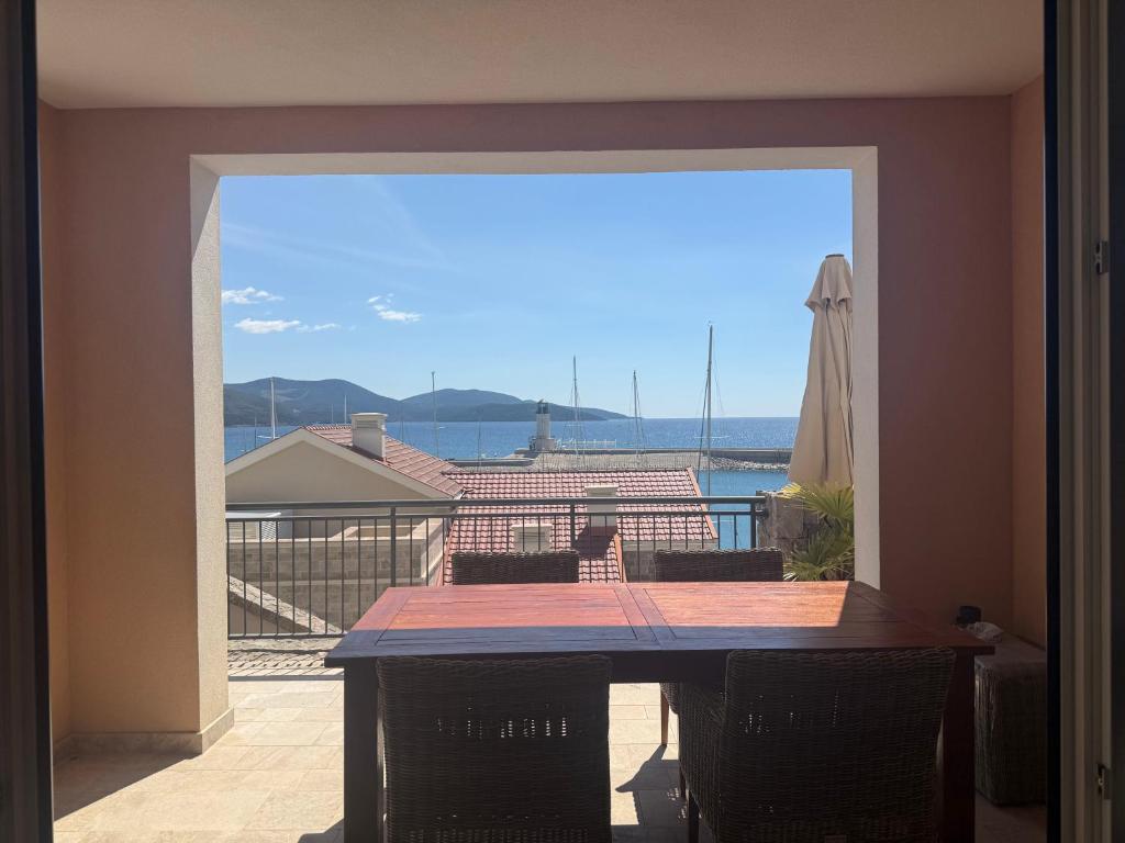 Sea View One Bedroom Apartment - Lustica Marina Village - 1