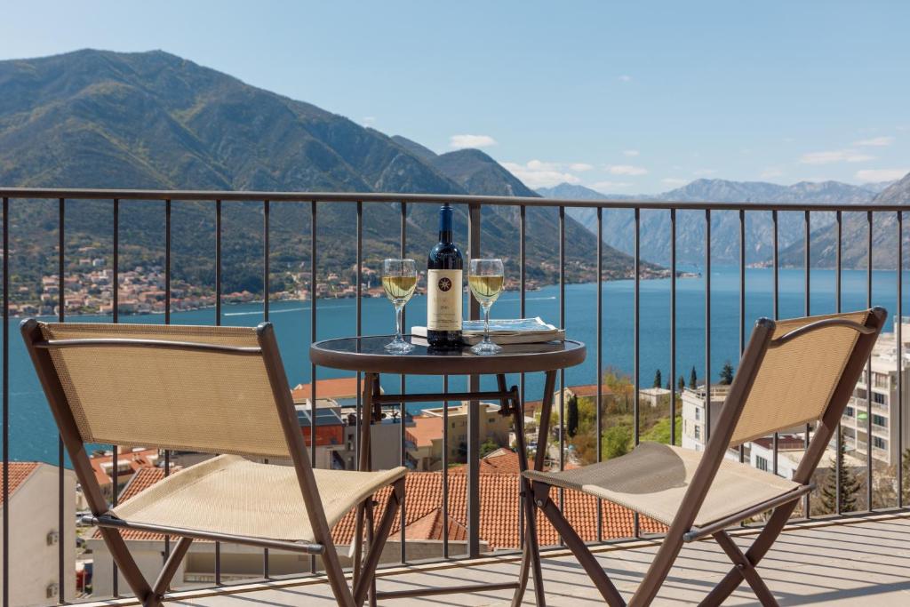 Blue Eyes - Panoramic View, Kotor