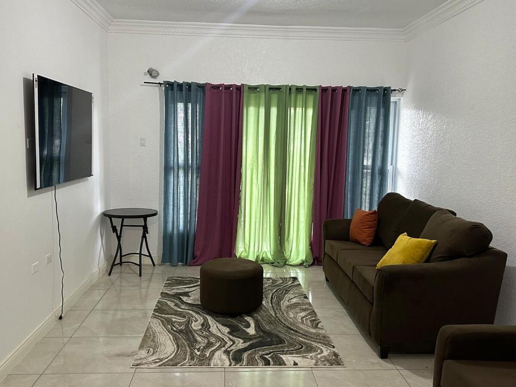 Relaxing and spacious, Kingston