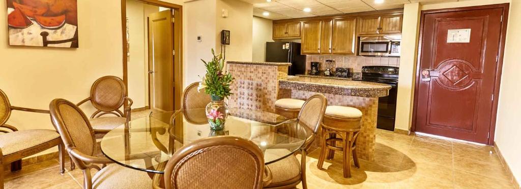 2BD Master Suite Beachfront Royal Hacienda Cancun - 4