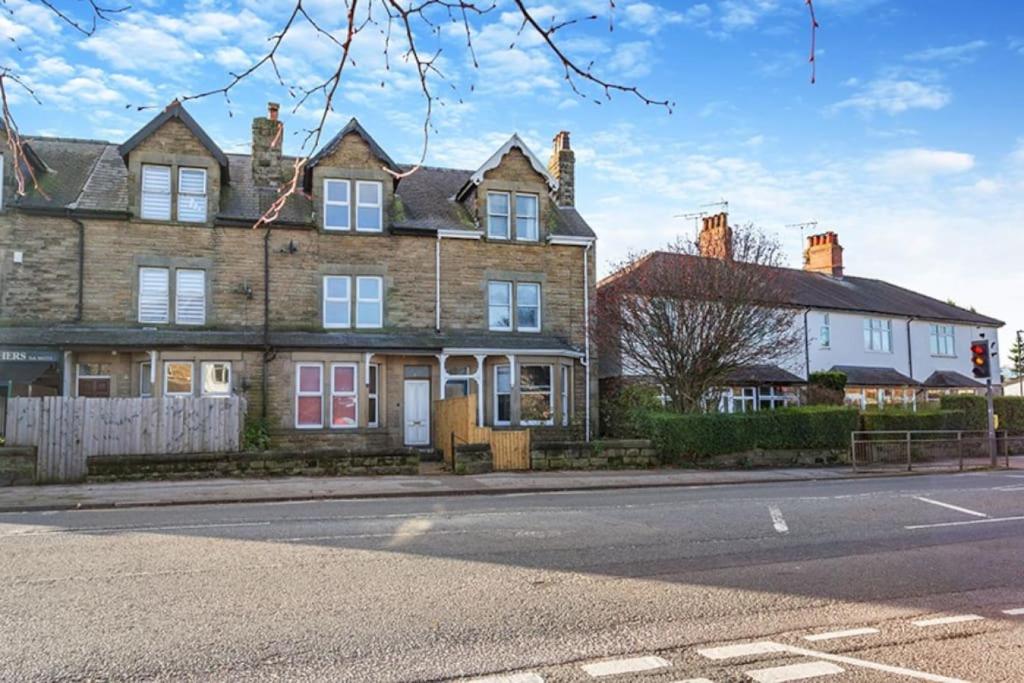 HG1 4 Bed House, Harrogate photo 3