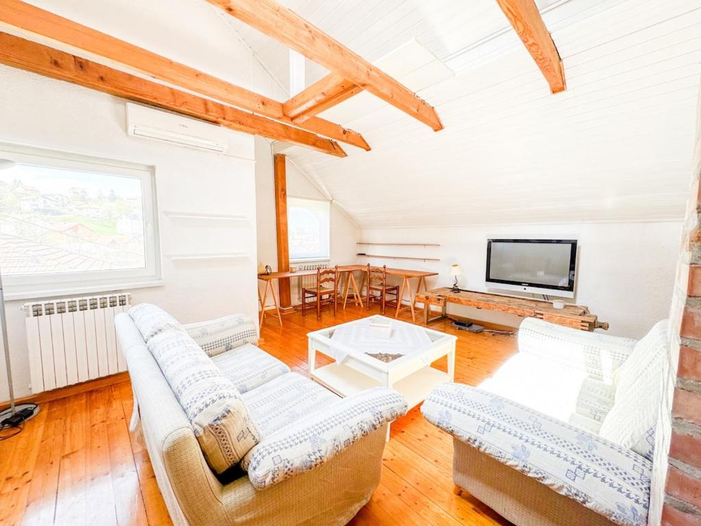 Wood & Light Loft Sarajevo - Private parking - 1