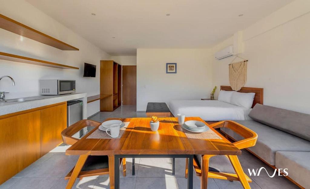 Studio with Great Rooftop Pool - 2