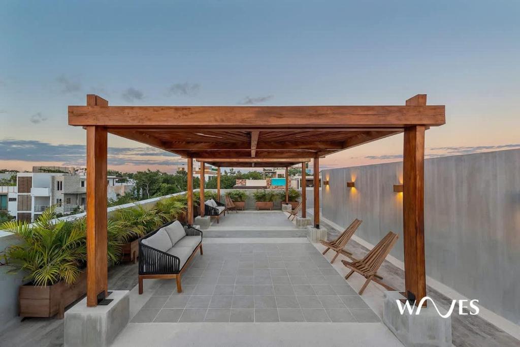 Studio with Great Rooftop Pool - 3