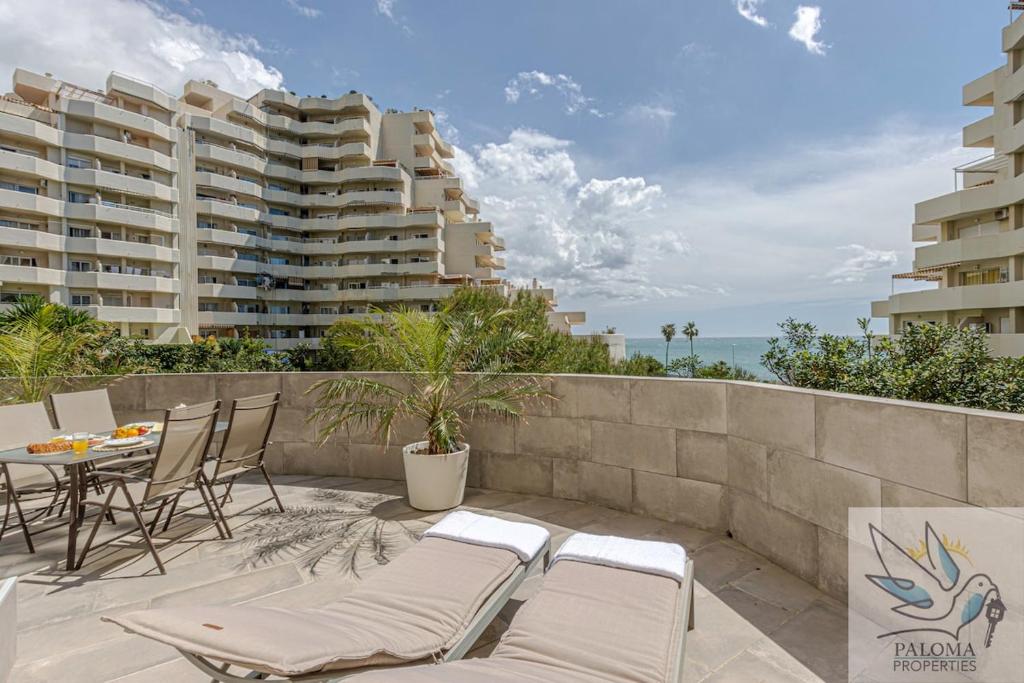 Benalbeach beautiful 2 BDR Apt with sea views - 3