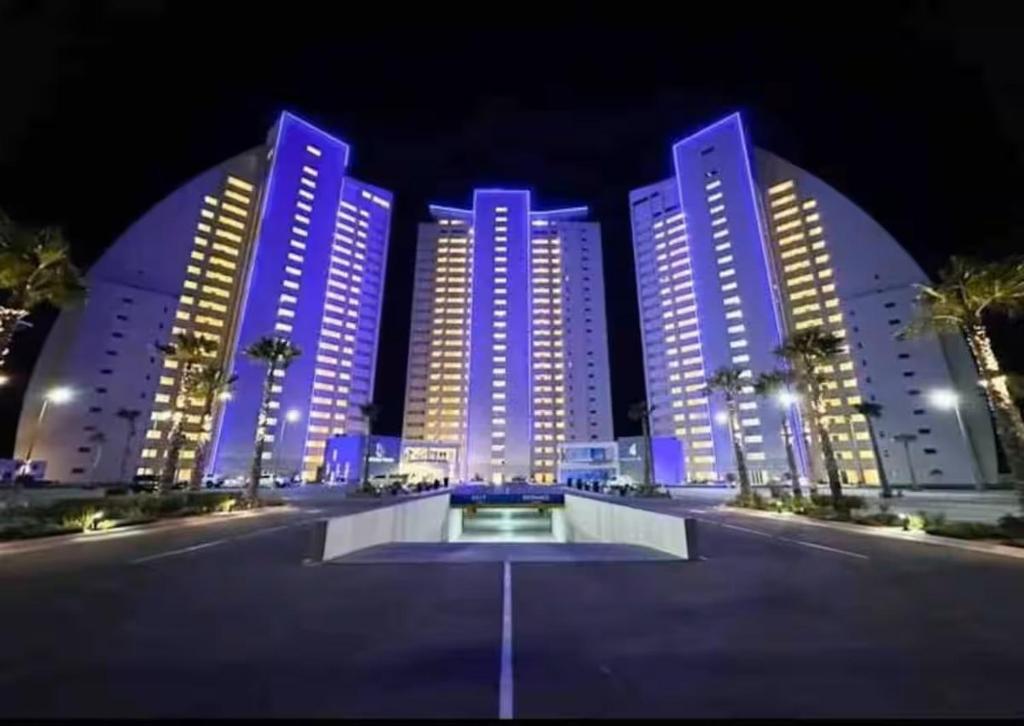 Encantame Towers, Playa Encanto