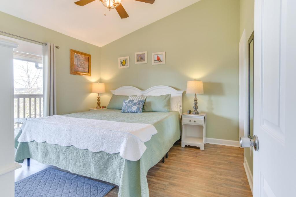 Branson Condo with Views - Near Silver Dollar City!, Reeds Spring