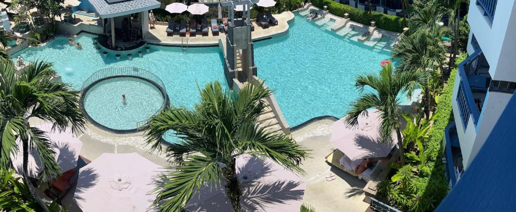 Swimming pool, Phuket Island View Resort in Phuket