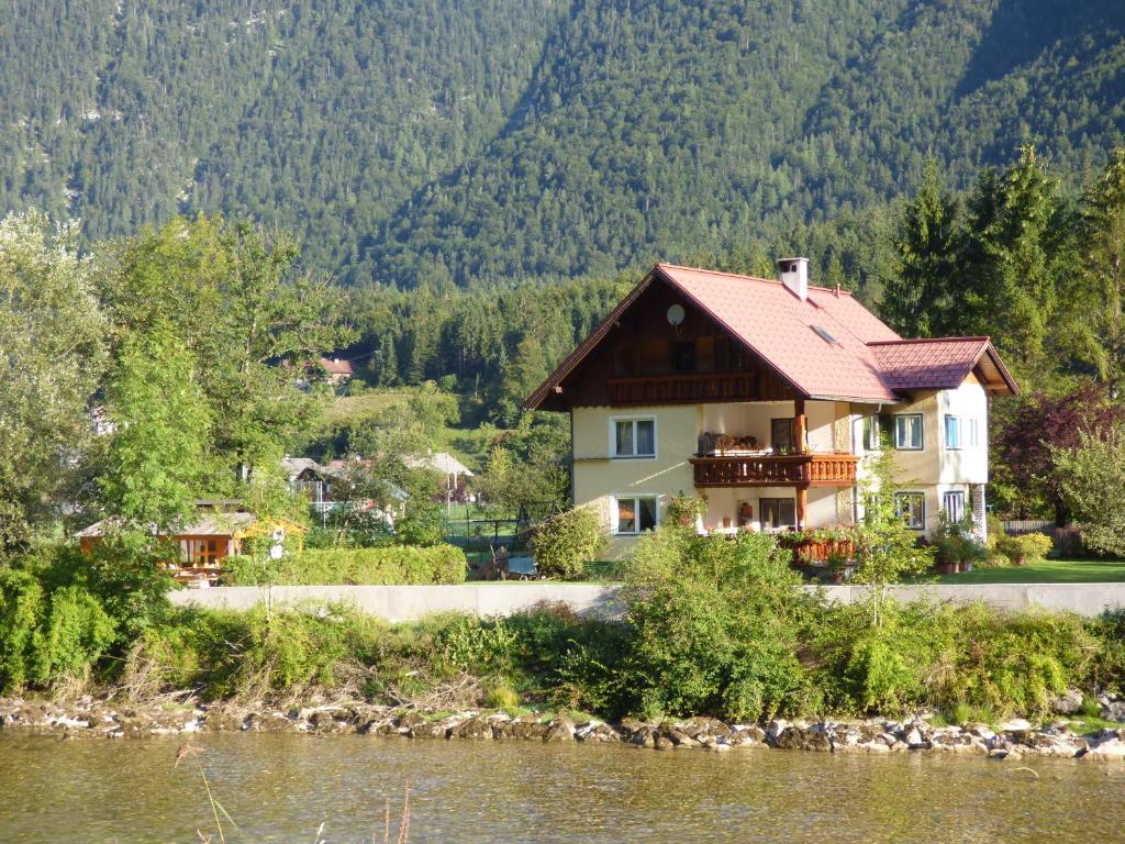Haus Bergblick — Hotel in Obertraun