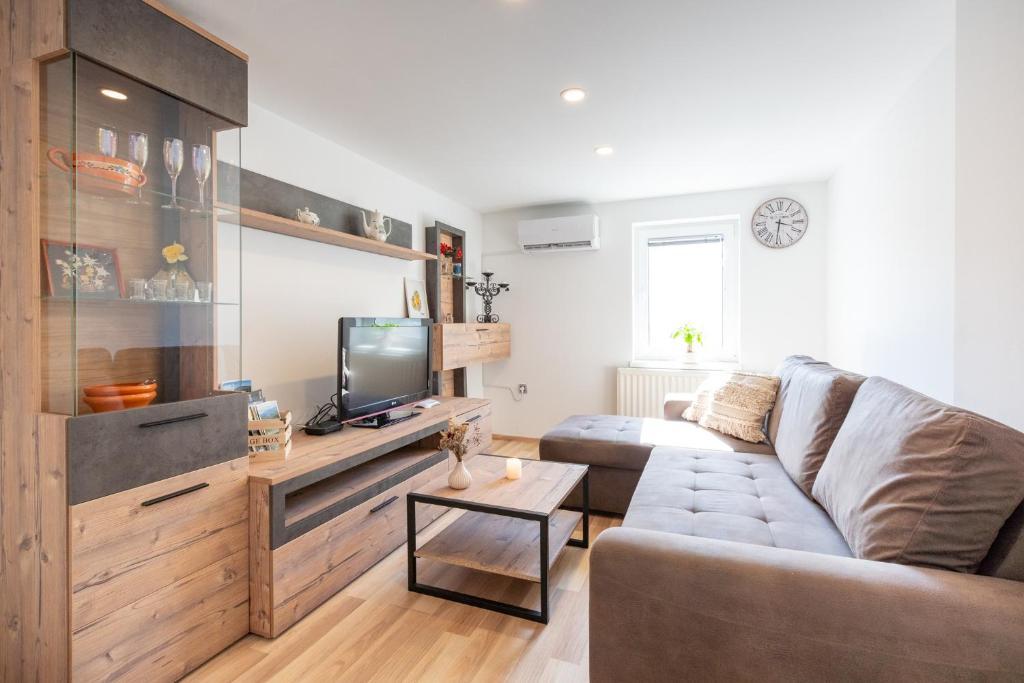 Apartment By The Forest, Zgornje Gorje