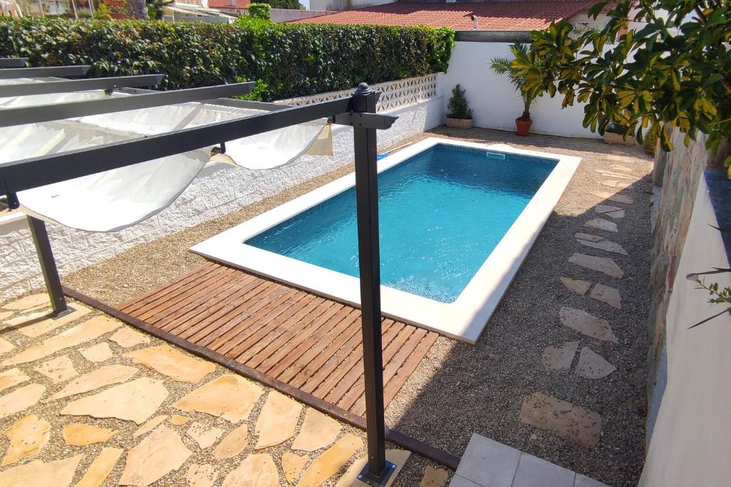 Newly furnished cozy house next to the beach - 1