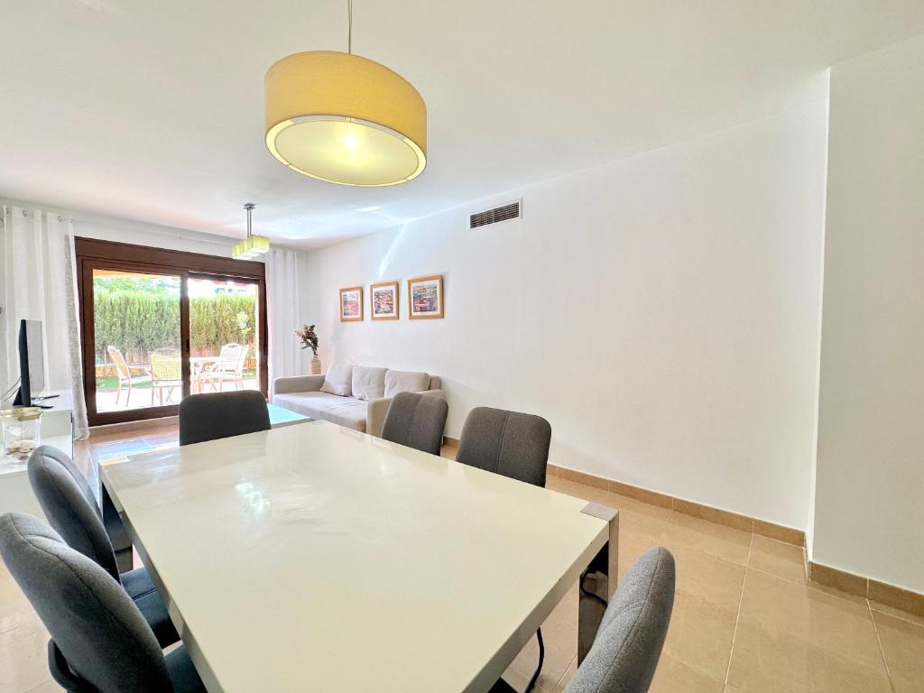 Beautiful 2-Bedroom Frontline Beach Apartment - 5