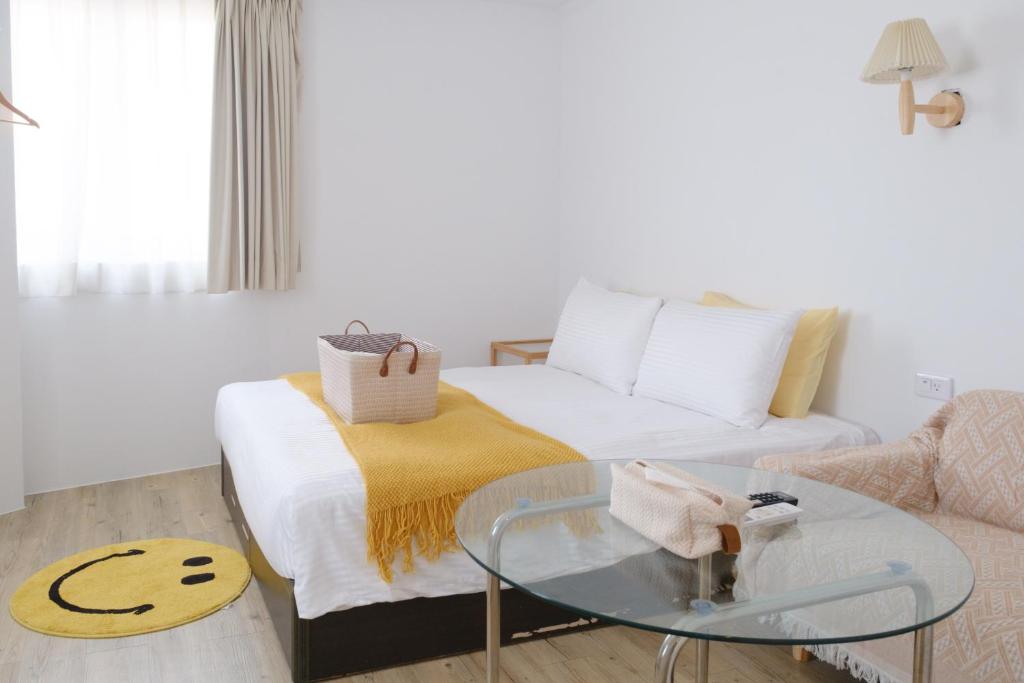 June I 國華街住宿, Tchaj-nan