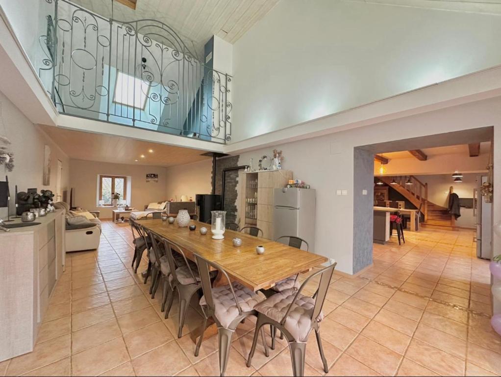 Maison atypique de caractère, Bourdons-sur-Rognon