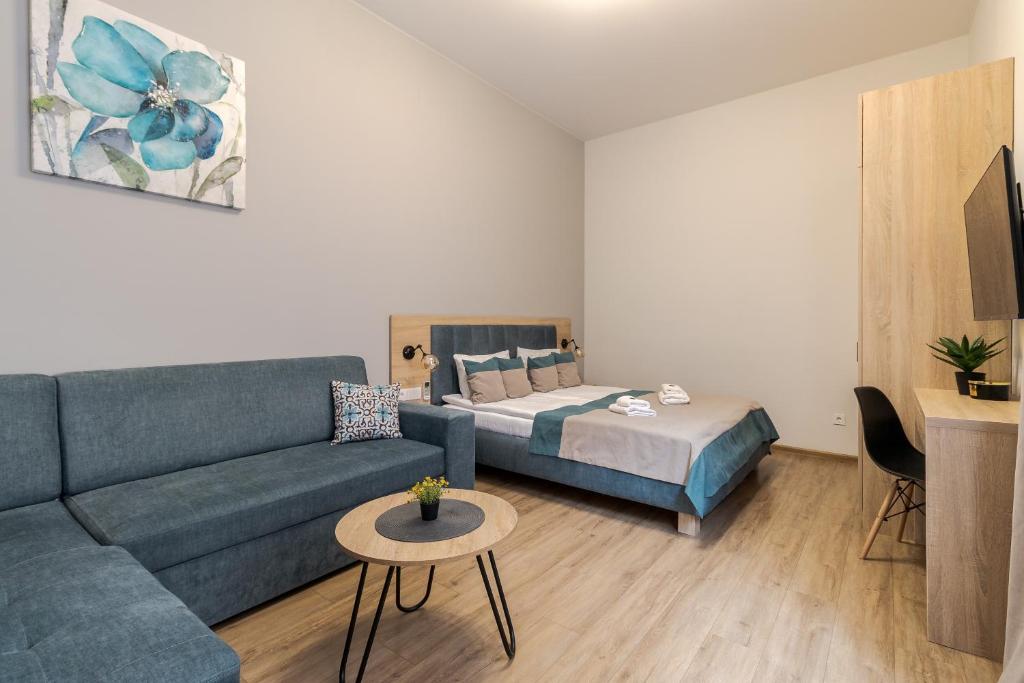 DeMar Apart Solia, Lvov