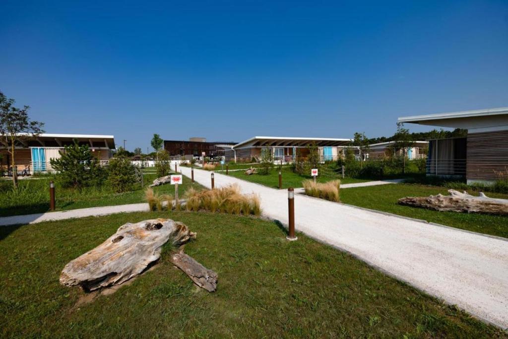 Resort 2 Bed Bungalow sleeps 7 in Bibione - 2