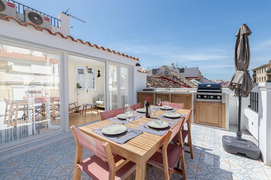 Holiday Penthouse Alba in Malaga by Solaga Holiday Homes, Málaga