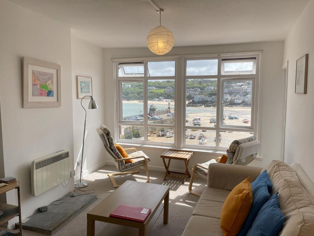 3 Sunnyside - amazing harbour views, St Ives
