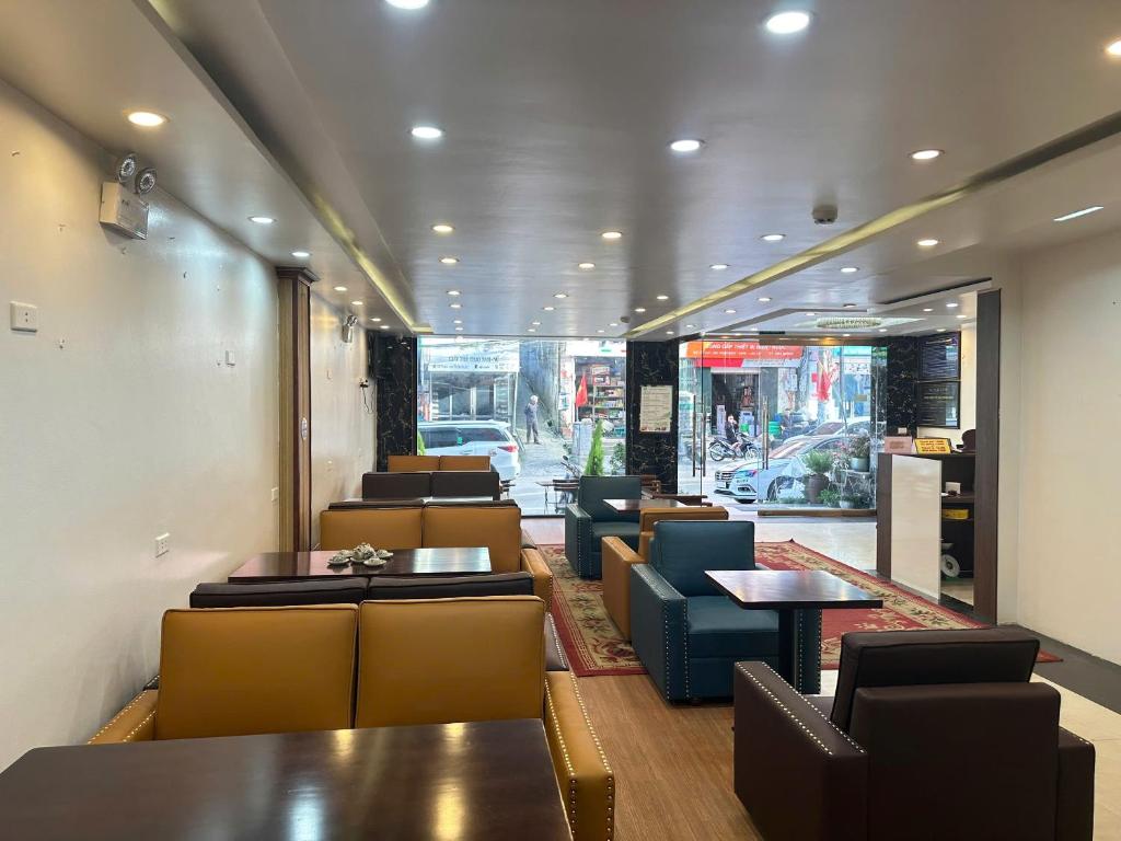 Restaurant, Saparis Station Hostel & Travel in Sapa