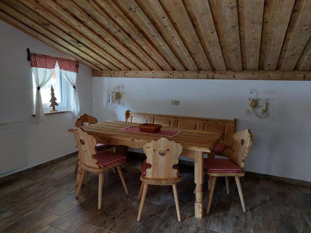 Almstube Fritz, Wald im Pinzgau