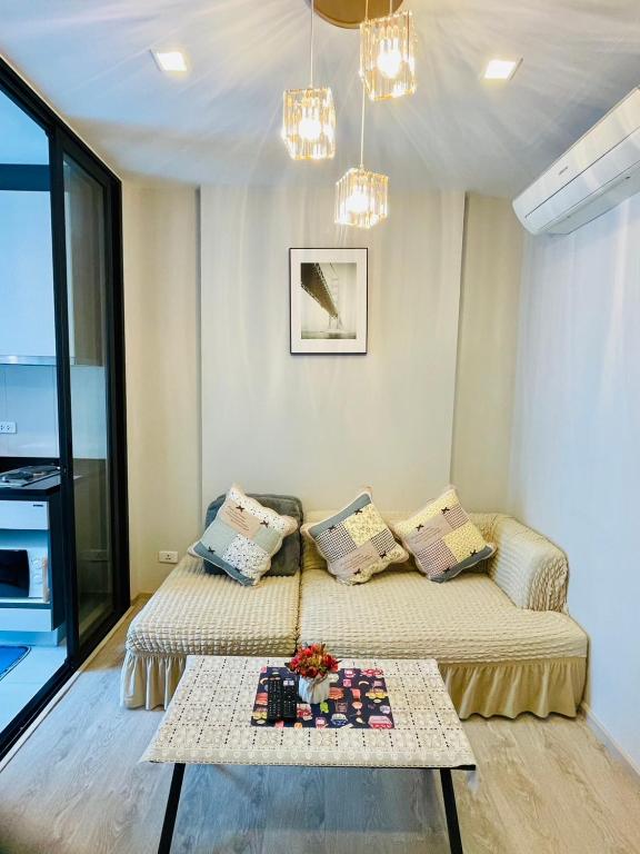 The base Central Pattaya 435 by Numam, Pattaya Central