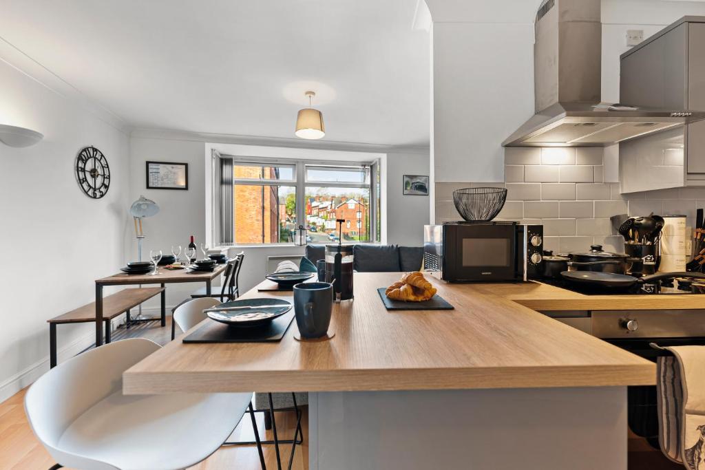 Plaza Suite - Centrally located, contractor friendly, Leeds