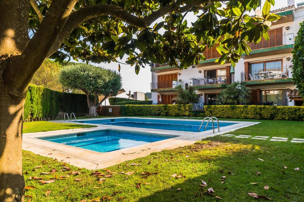 P-1 CALELLA DE PALAFRUGELL 4 PaX - 3